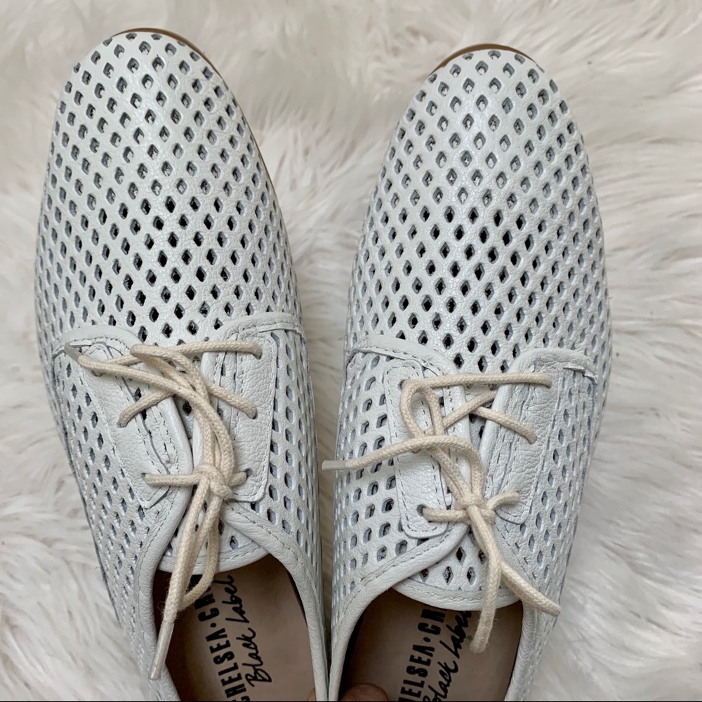 ModCloth Left to Logic Leather Oxford Flat - Picture 4 of 10